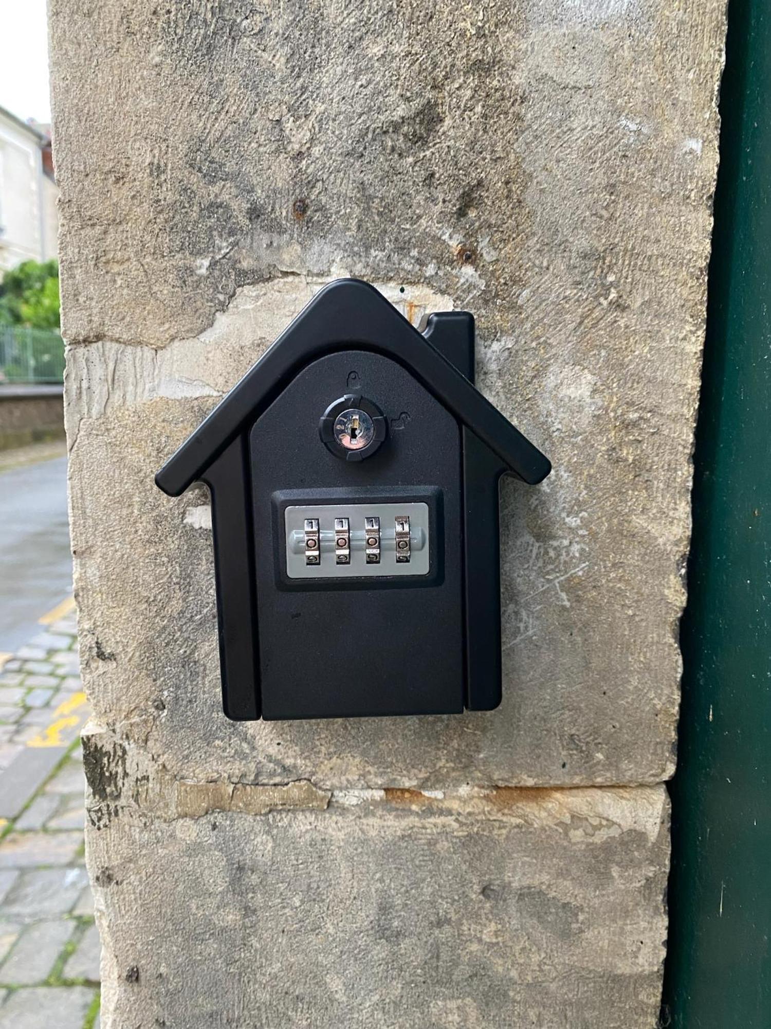 Le Studio Haslay Seraucourt En Plein Coeur De Ville De Bourges - Charme De L Ancien Et Confort Contemporain Buitenkant foto