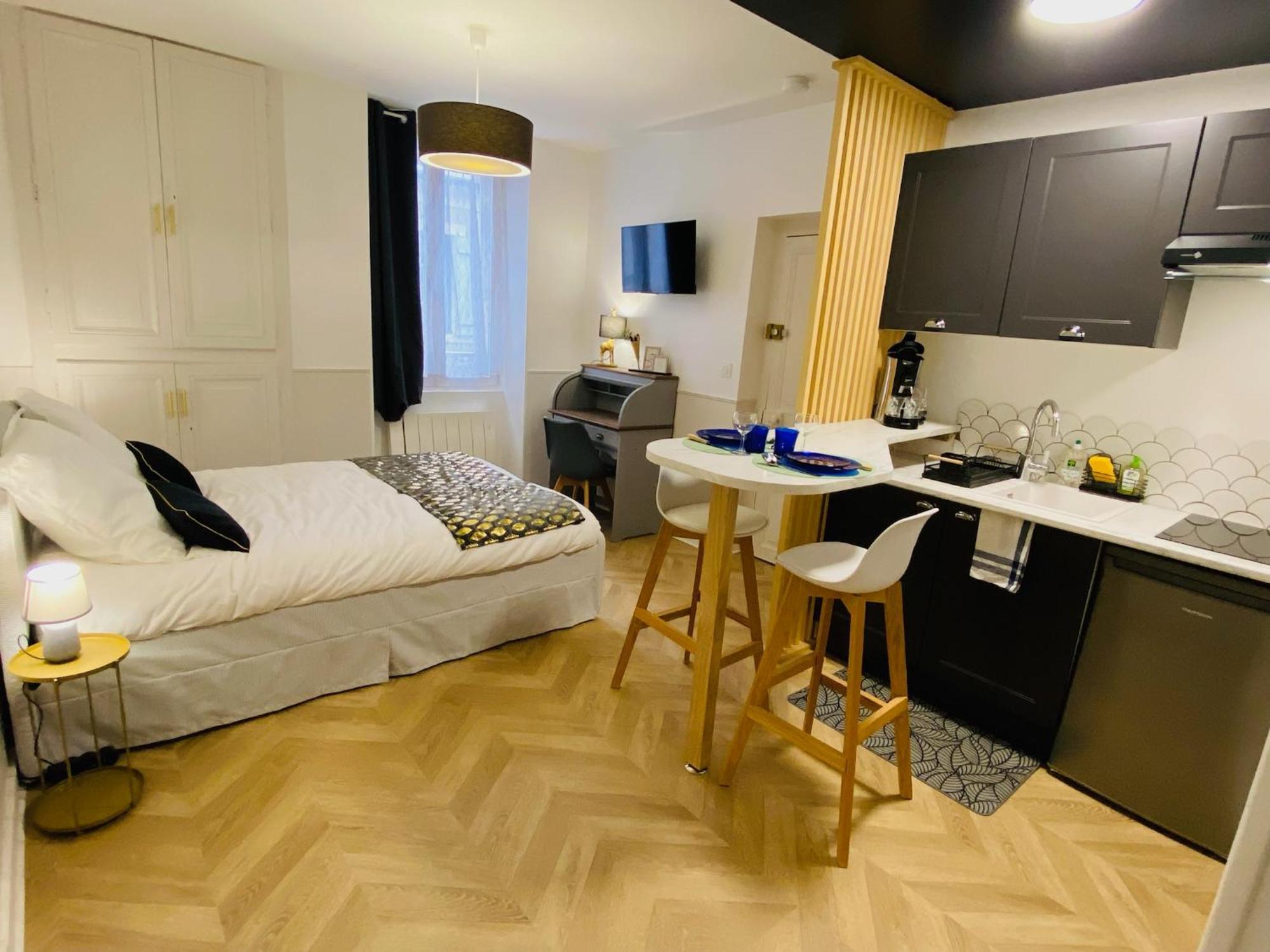 Le Studio Haslay Seraucourt En Plein Coeur De Ville De Bourges - Charme De L Ancien Et Confort Contemporain Buitenkant foto